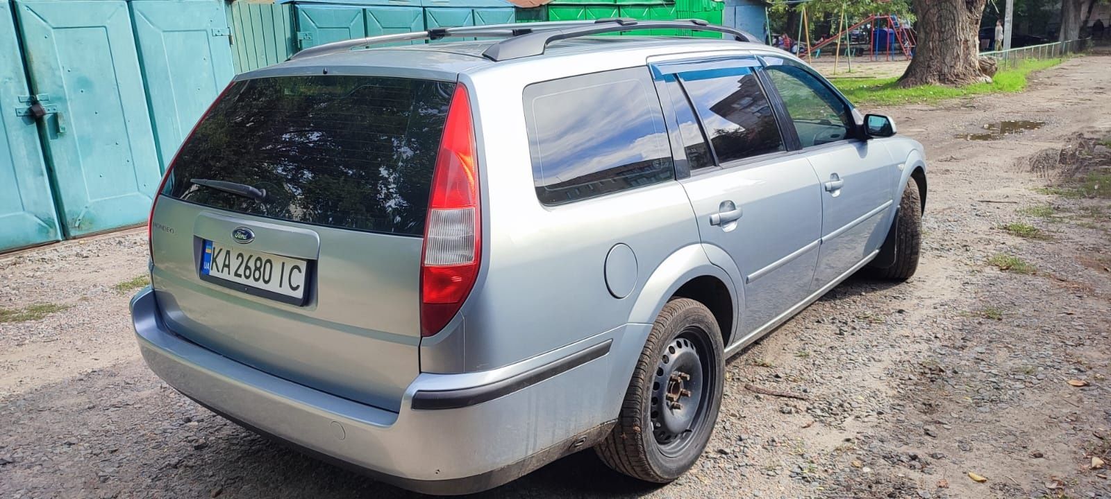 Ford Mondeo 2003 — Надійний та Просторий Універсал для Родини і Роботи