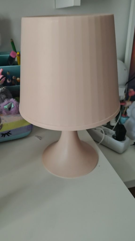 Lampka Ikea jasno różowa