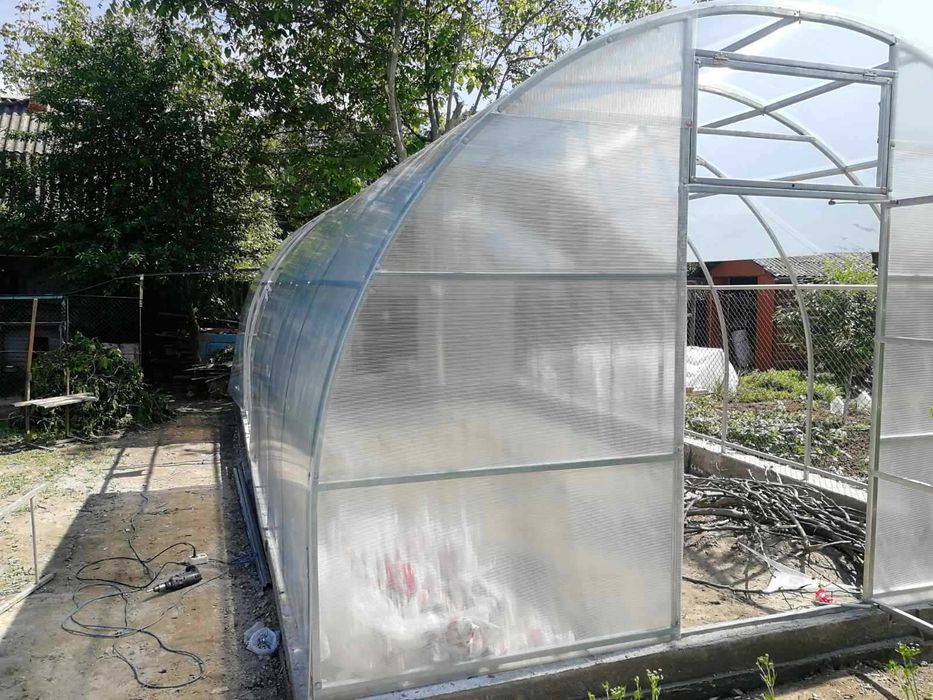 Теплиці під плівку та полікарбонат із труби 30*30мм, монтаж "під ключ"