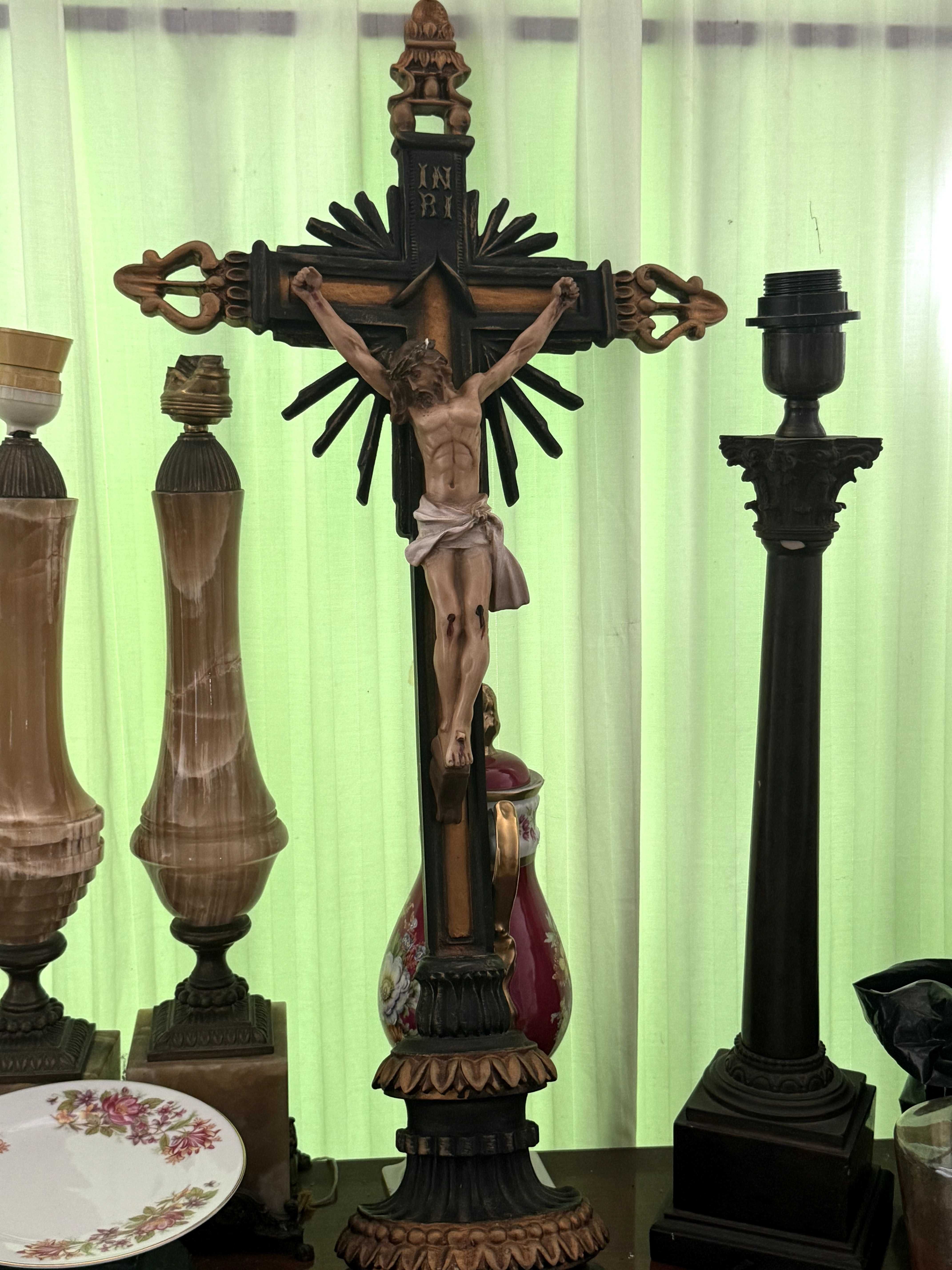 Escultura de Cristo Crucificado