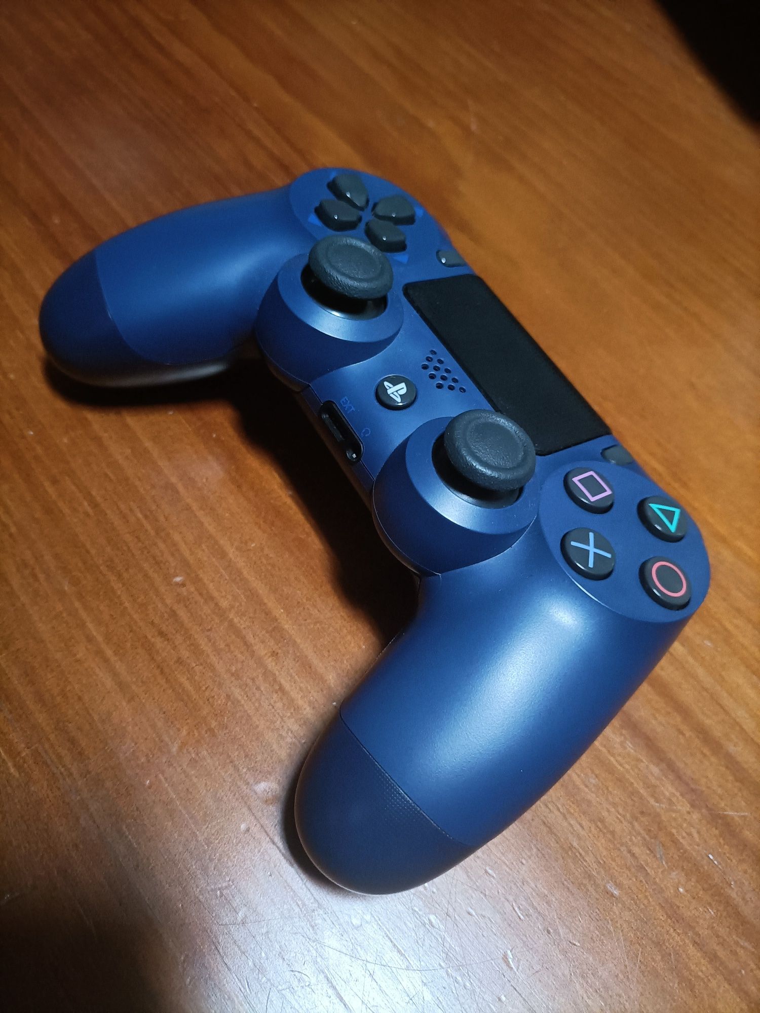PS4 Slim 1TB com jogos e comando de cor Midnight Blue
