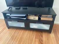 Móvel de TV IKEA BRIMNES – cor preta