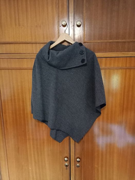 Capa/poncho cinzento