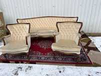 Komplet w stylu Chippendale .