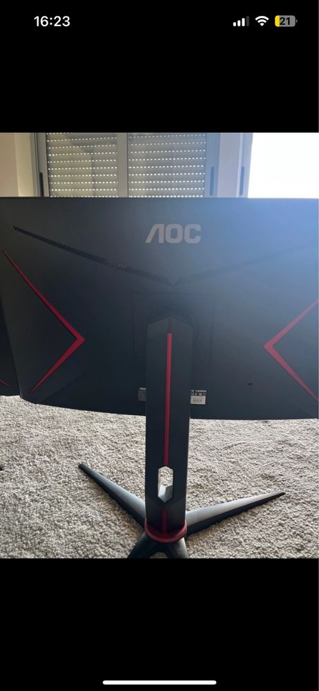 Monitores novos AOC