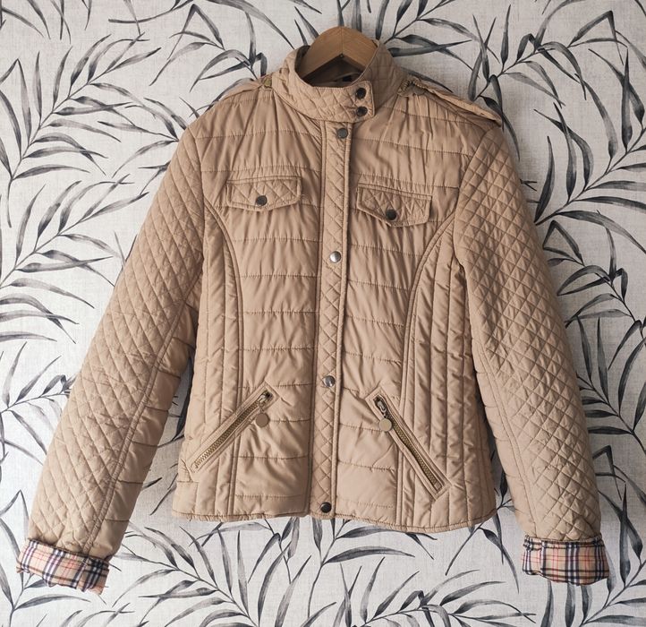 Pikowana wiosenna kurtka z kapturem