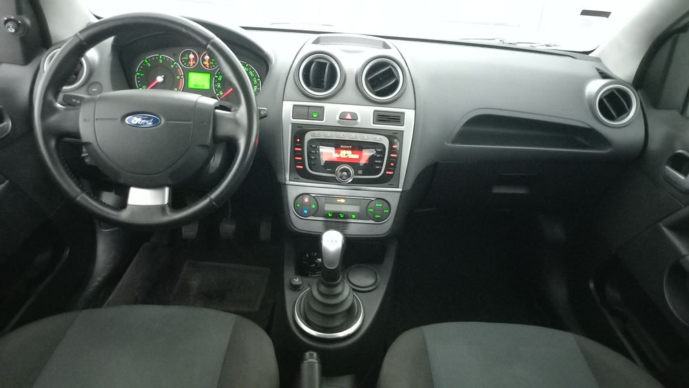 Ford Fiesta 1.4 TDCI Ghia Topo de Gama