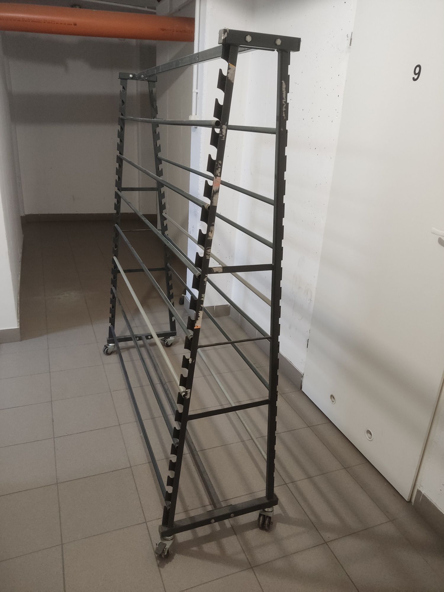 Stojak do sprzedaży ceraty na kółkach do kwiaciarni sklepu