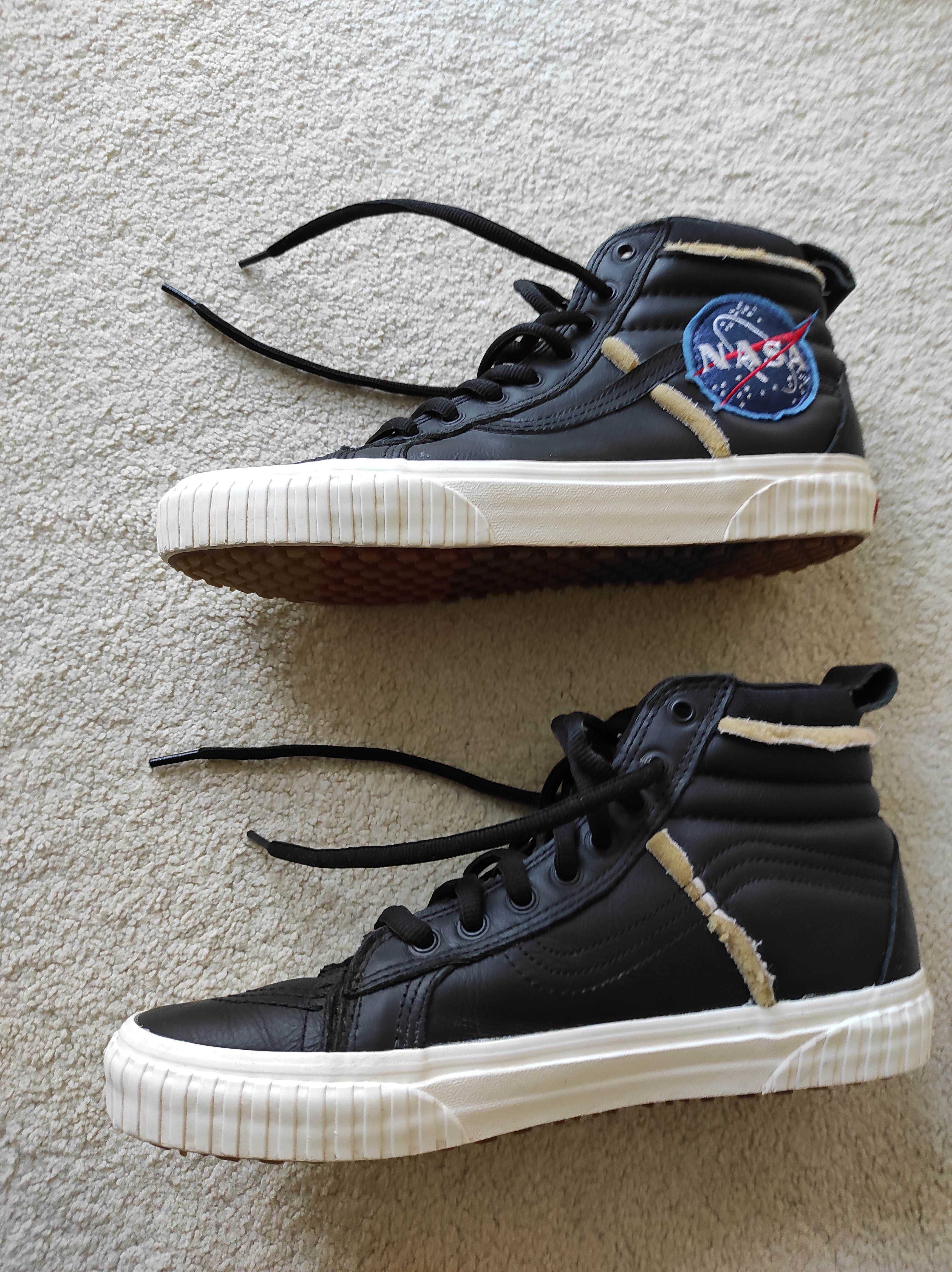 Buty Vans Space Voyager SK8- HI MTE DX NASA rozm 42 czarne jak nowe