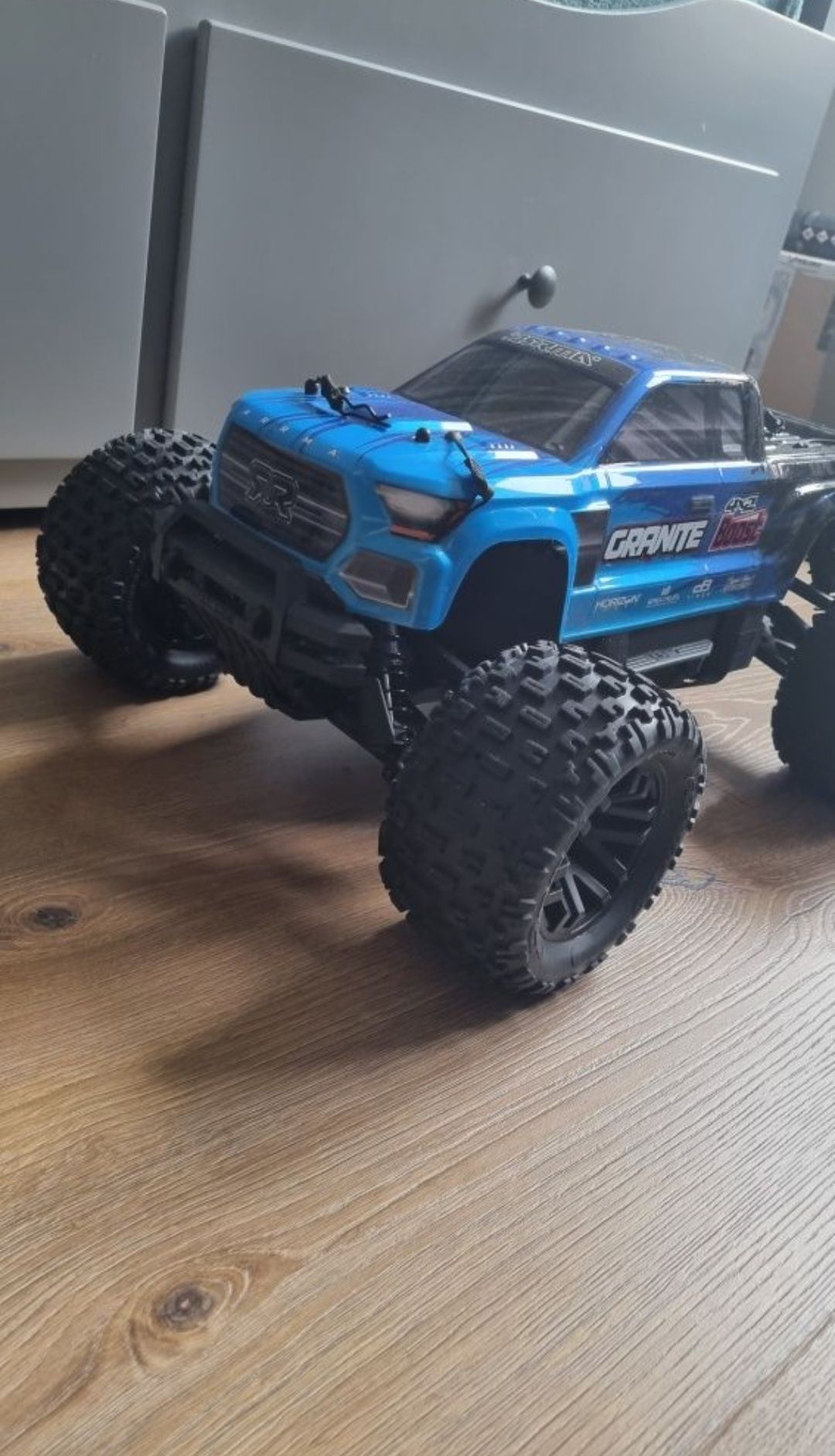 Arrma Granite 4X2 Mega Boost RTR. RC