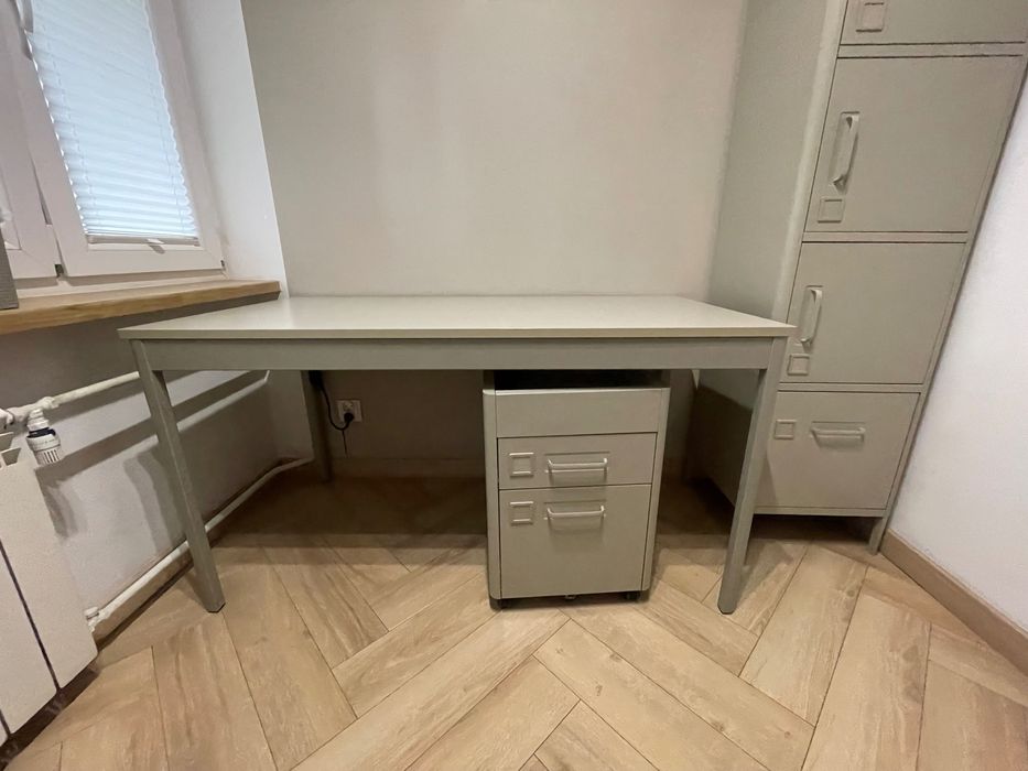 Ikea Idasen-  szafka wysoka metalowa