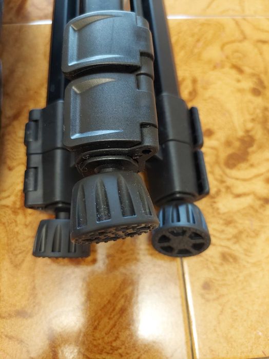 Фотоштатив профессиональный, трипод Bresser TR-688 V. Германия. Новый.