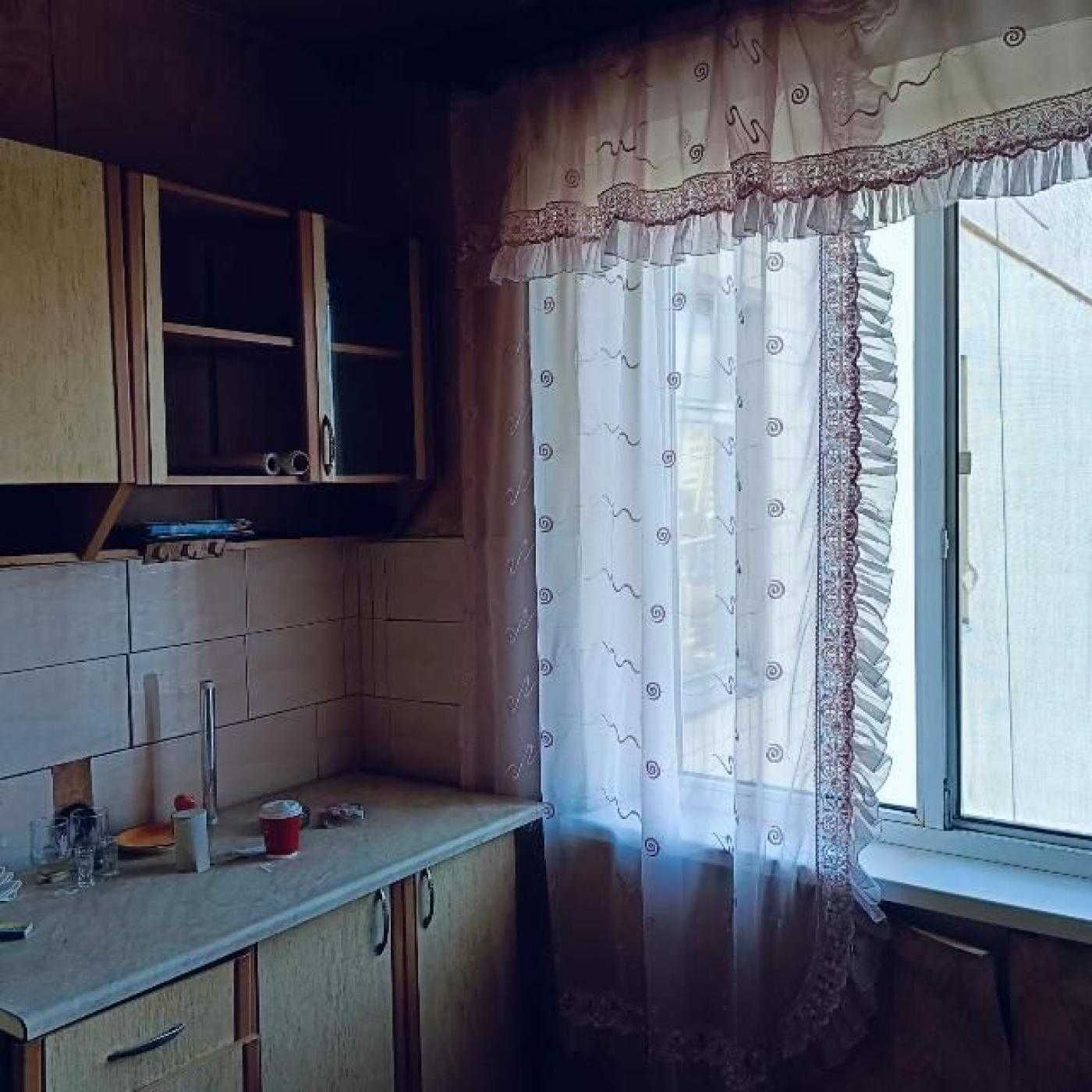 Продам 4 комнатную Палия 96 цена 35000долларов
