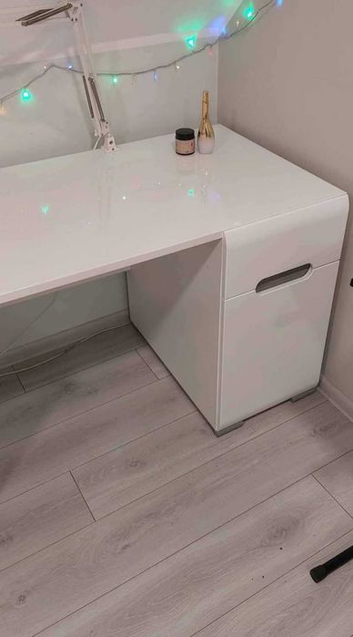 Białe Biurko uniwersalne