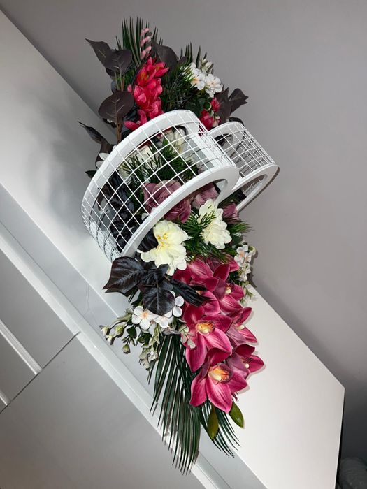 Kompozycja kwaitowa na pomnik kwiaty premium