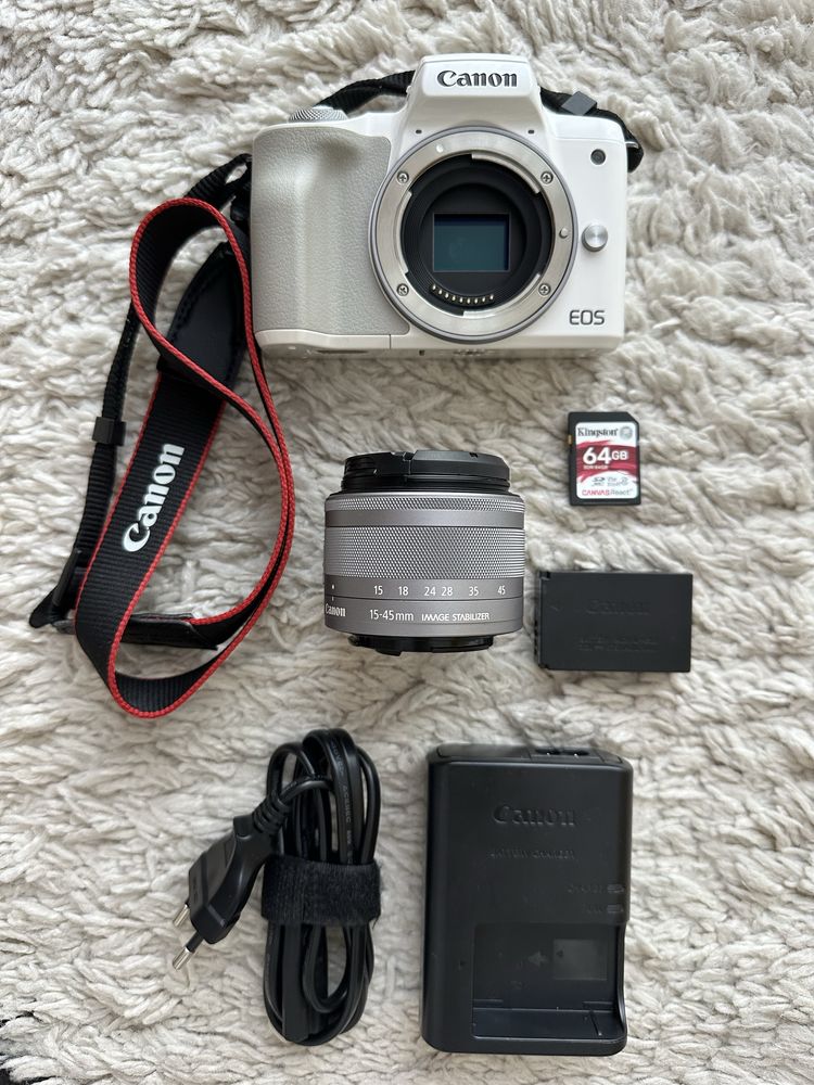 Máquina fotográfica Canon EOS M50