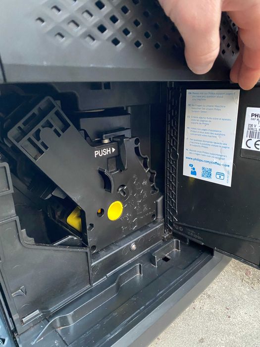 Кавомашина Phillips LatteGo EP2231 2022 рік магазин гарний стан
