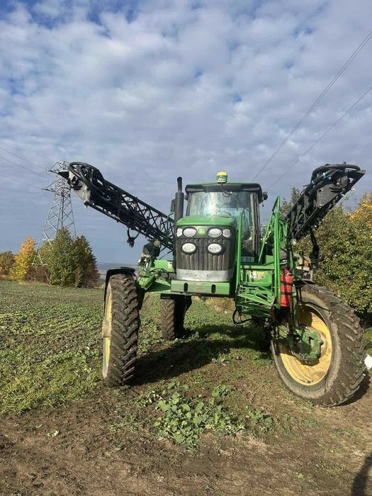 самохідний оприскувач John Deere 4730