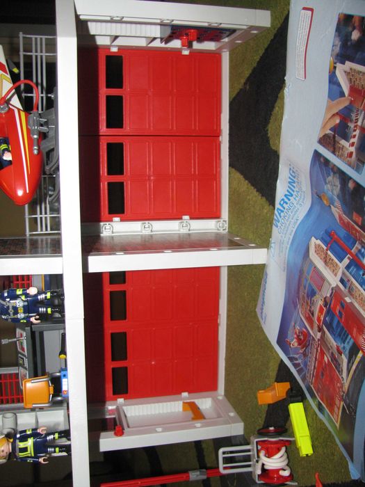 Remiza straż pożarna playmobil z wyposażeniem helikopter fire station