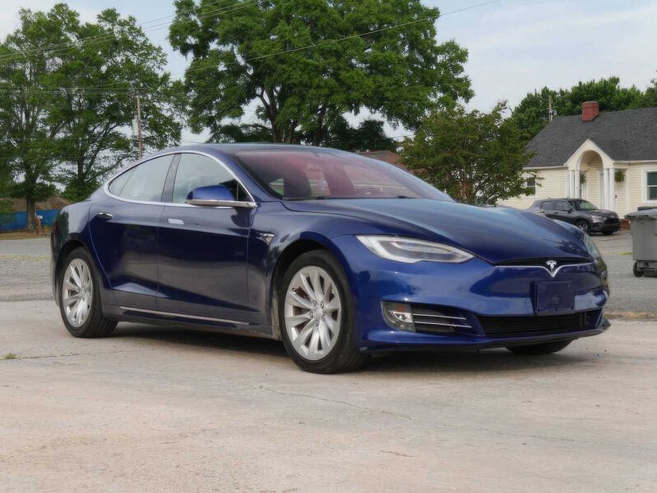 Tesla Model S Long Range      2020