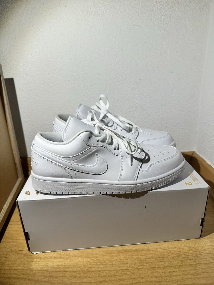 Buty Sportowe Nike Air Jordan 1 low 44 biale