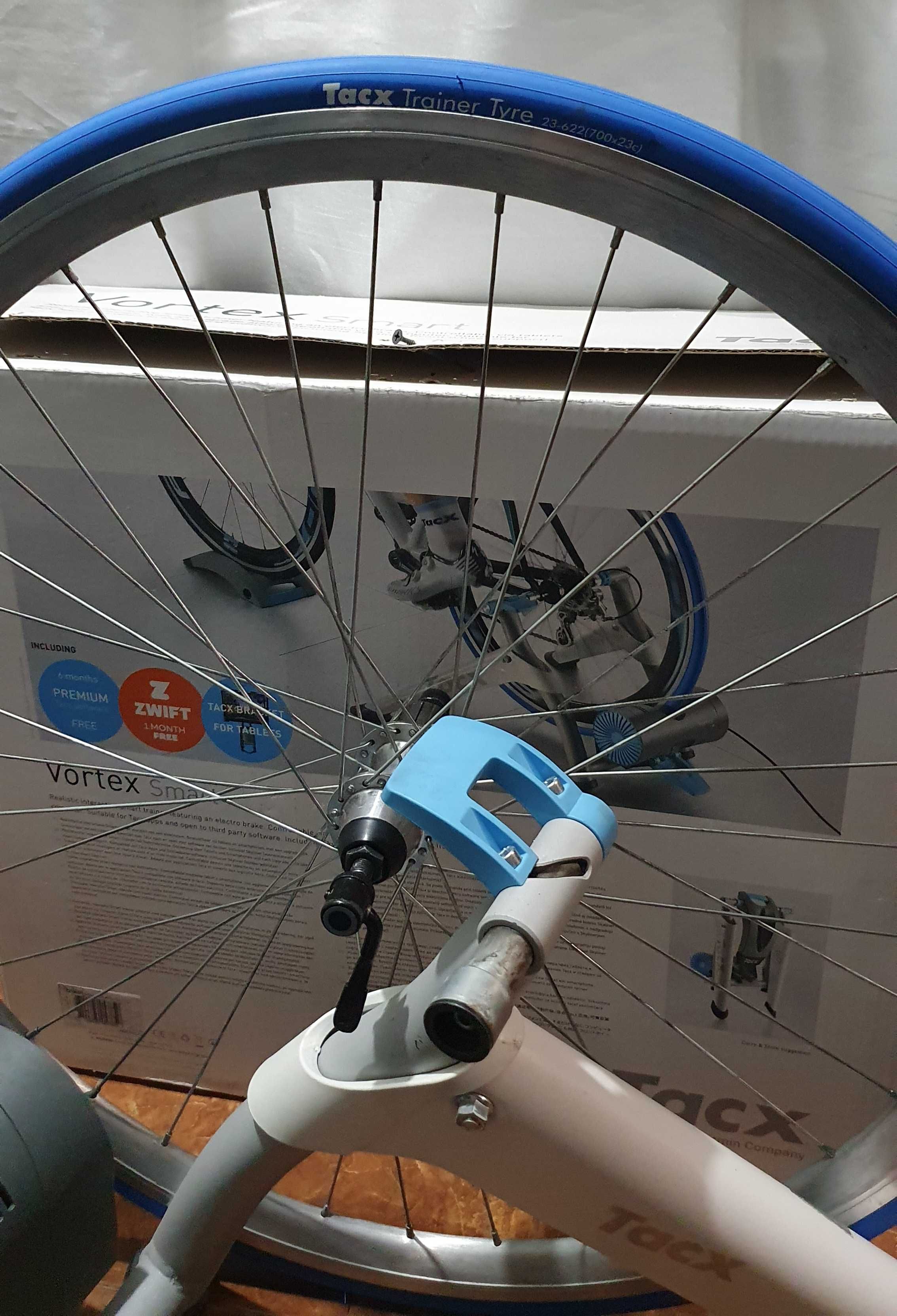 Trenażer rowerowy Tacx Vortex Smart + koło z oponą