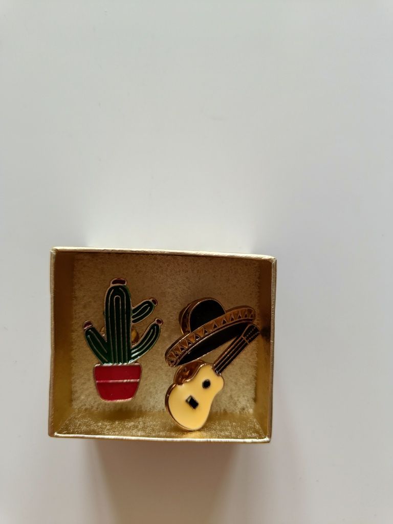 Zestaw przypinek kaktus, sombrero, gitara