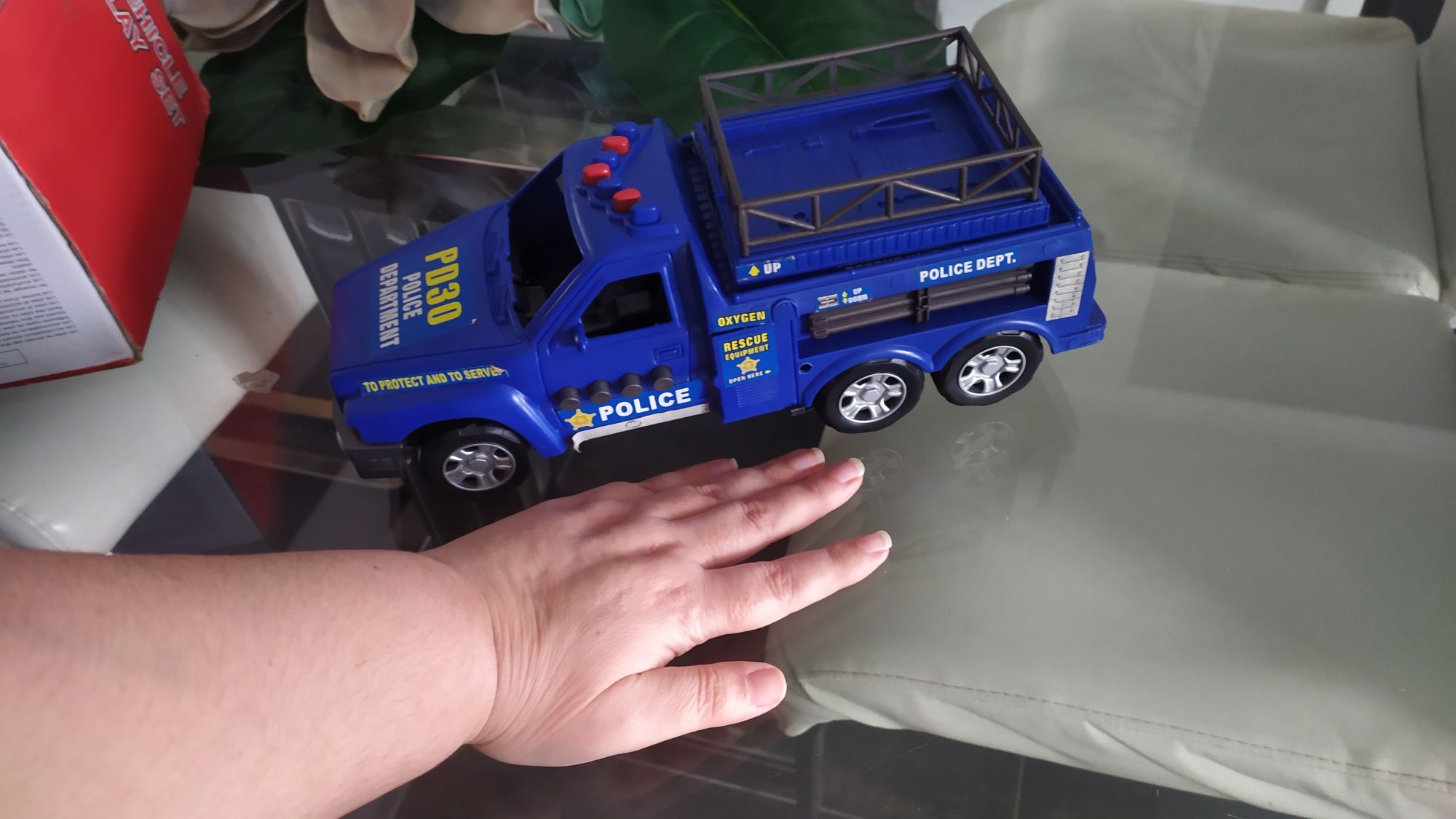 NOVO: carro polícia grande com sons, elevador