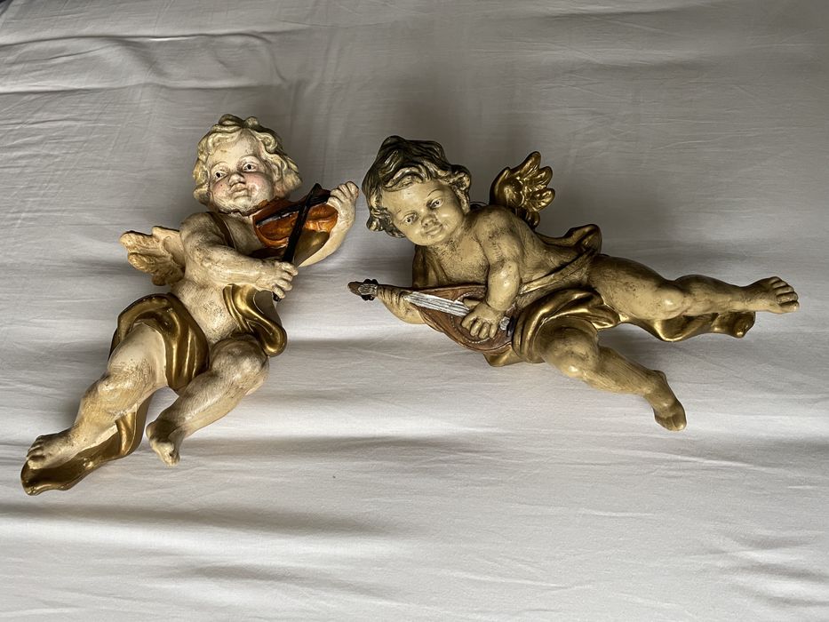 Figurki aniołki grające na instrumentach