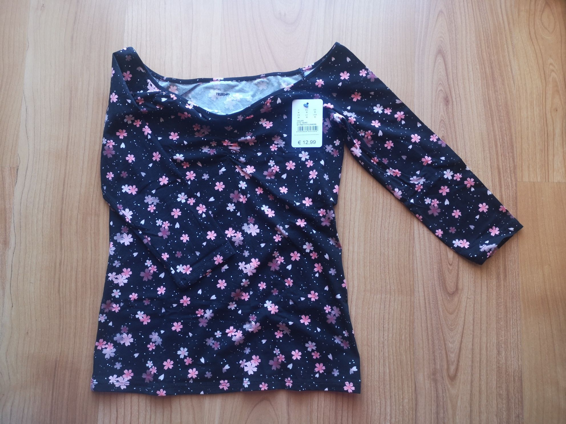 Camisola nova preta com flores,ombros de fora, mangas 3/4,Tezenis, M