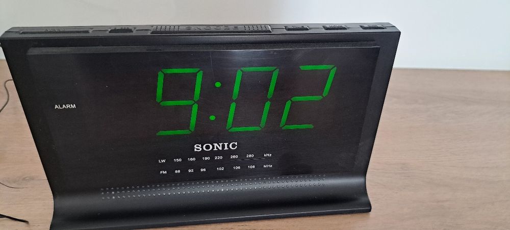 Radiobudzik sieciowy z podświetlanym wyświetlaczem sonic