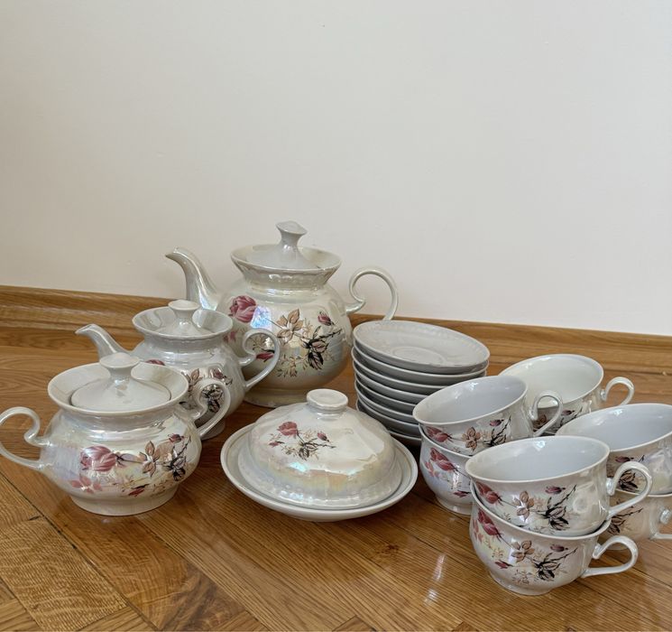 Сервіз/набір посуду із вставками перлини