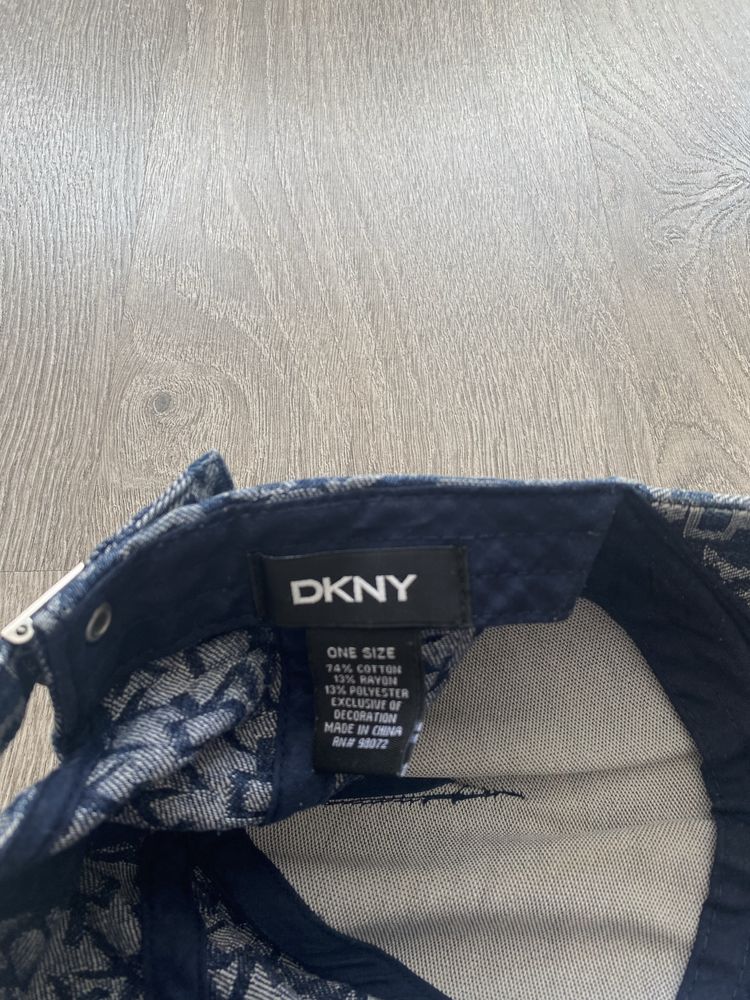 DKNY  czapka z daszkiem unix