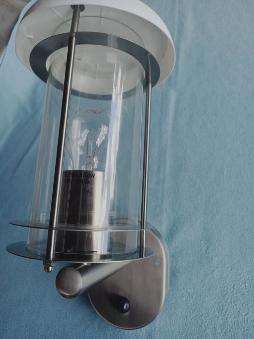 Kinkiet lampa na zewnątrz