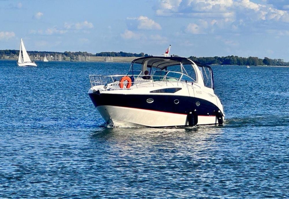 Jacht motorowy BAYLINER 340