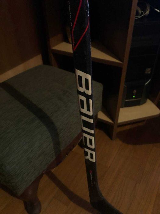 Шлем BAUER хоккейный детский, шорты, наколенники, перчатки и клюшка