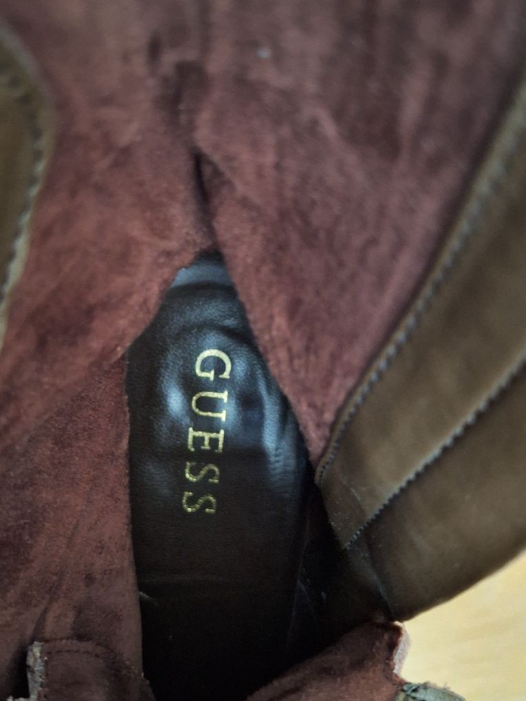 Botins Guess castanho