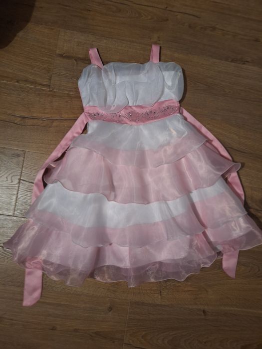 Sukienka ksiezniczka - rozmiar 104/110