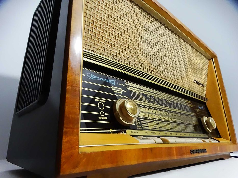 Vollstereo 609W EM84 radio produkowane Kuba-Imperial w latach 1960.
