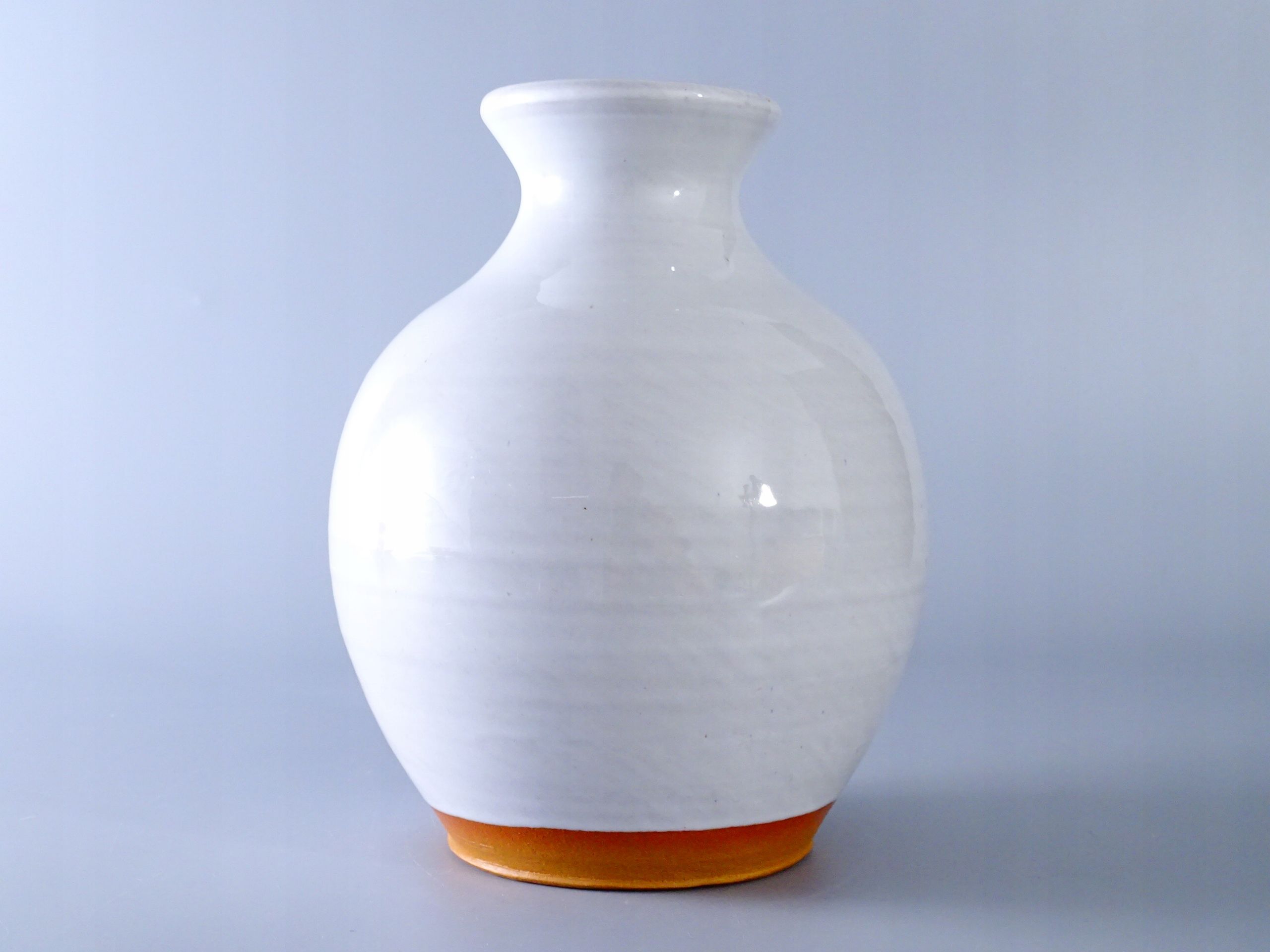 koło garncarskie ceramiczny biały wazon