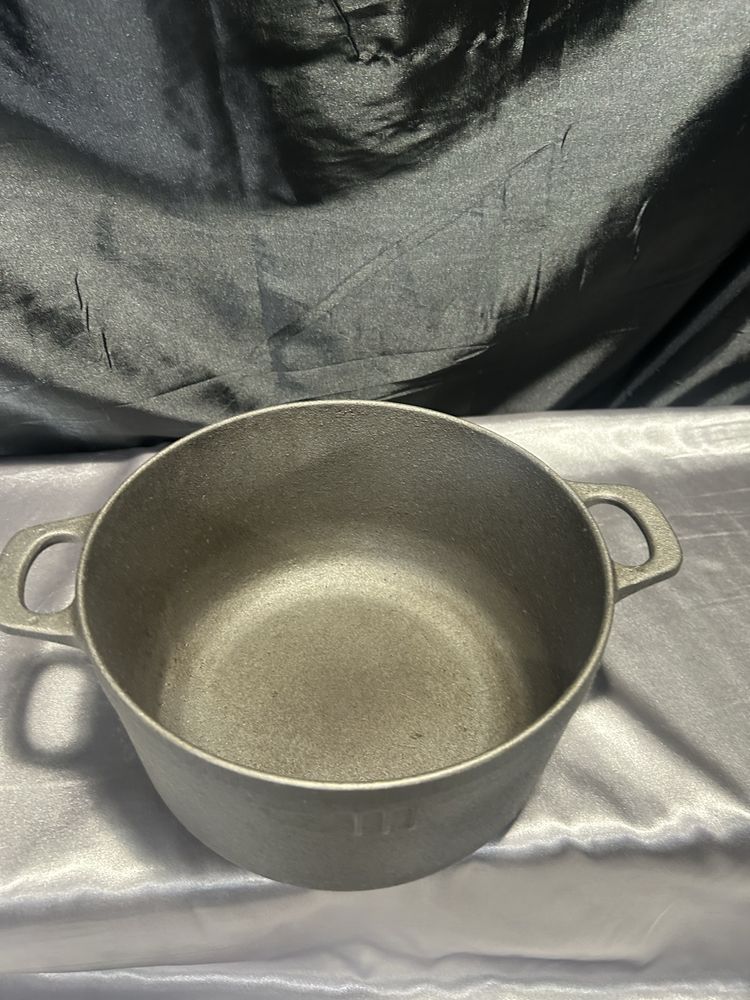Garnek żeliwny POLARIS – 2,5 l – wypiaskowany i zabezpieczony