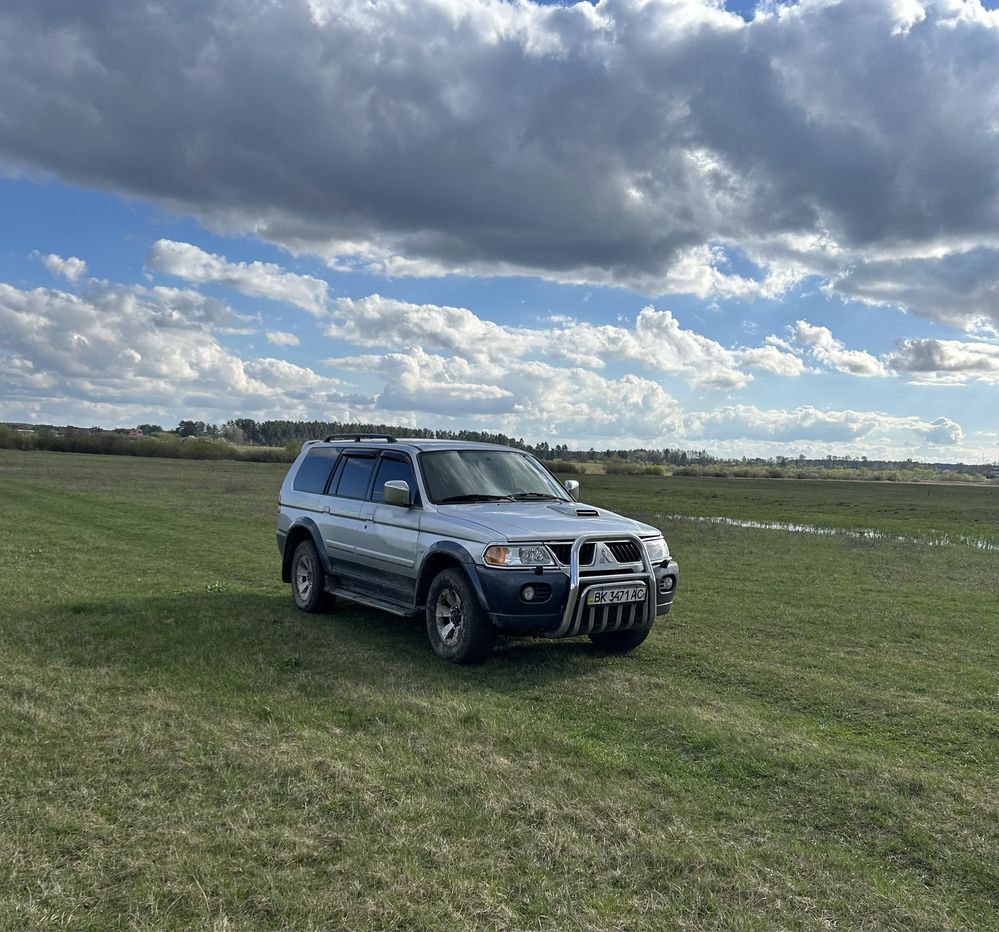 Mitsubishi Pajero sport 3.0 газбензин