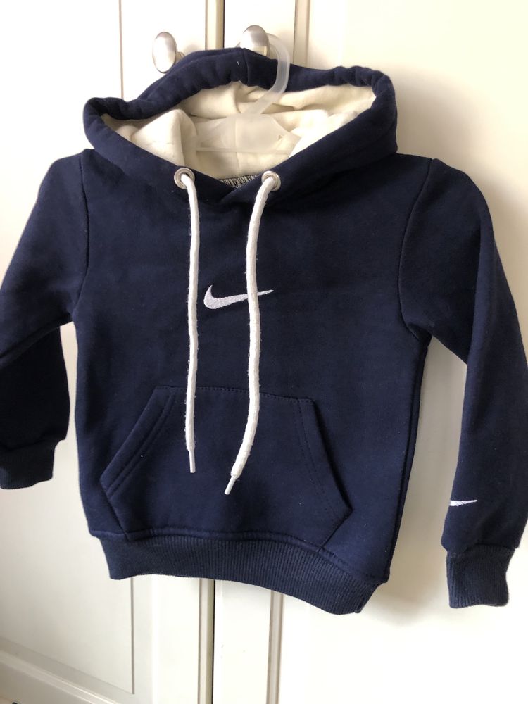 Bluza dresowa dziecięca  Nike granat , z kapturem bawełna , ocieplana