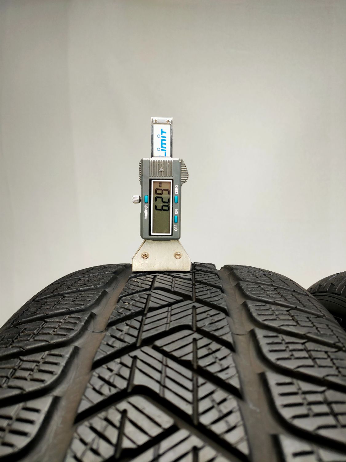 Opony 235/55R18 zima 235/55/18 PIRELLI (4x4/SUV) OO13190