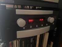 wzmacniacz Mark Levinson 383 w końcówce 12 tranzystorów na kanał !!!