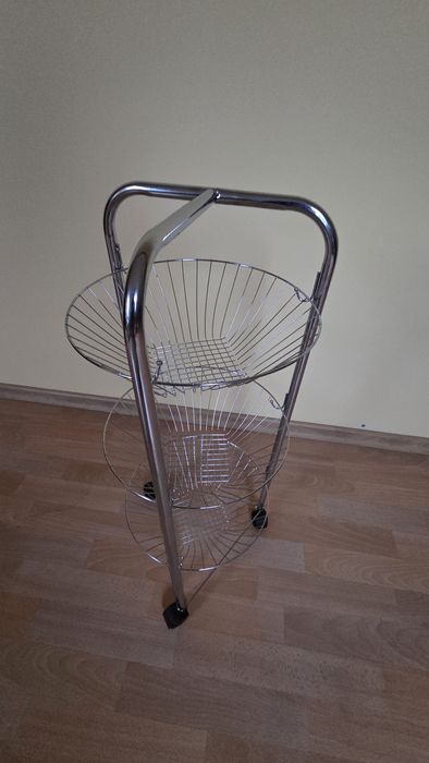 Regał metalowy 3 koszyki, na kółkach