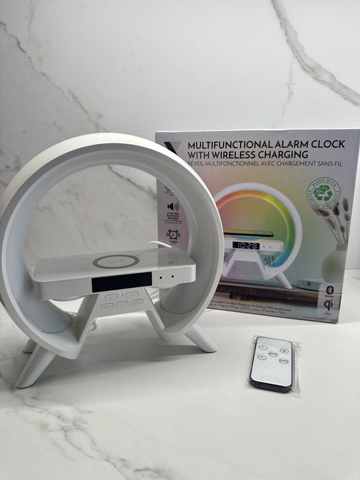 Budzik cyfrowy z ładowarką indukcyjną oswietleniem LED i glosnikiem