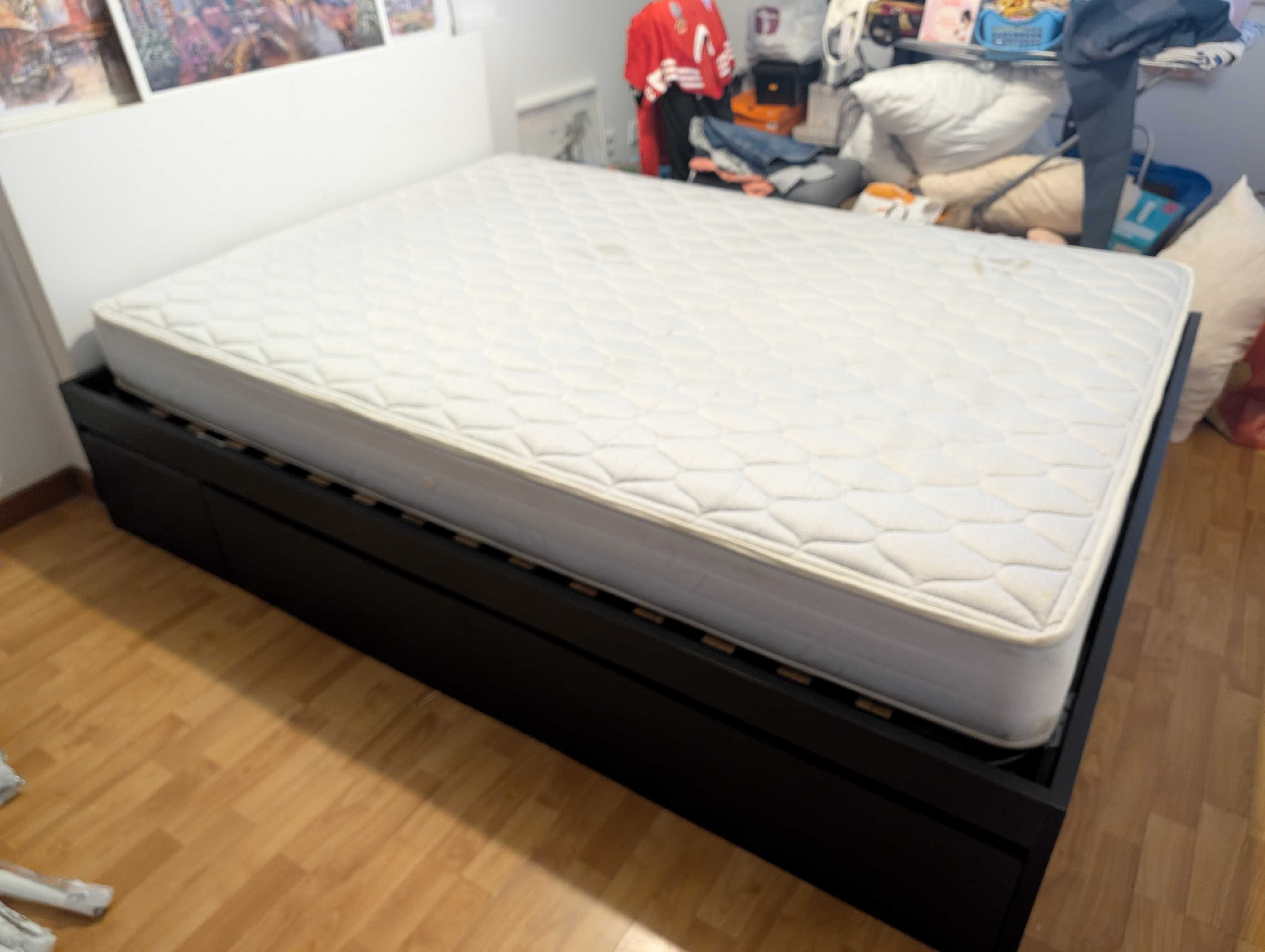 Cama de casal Conforama (4 gavetas, sem cabeceira) + Colchão Molaflex