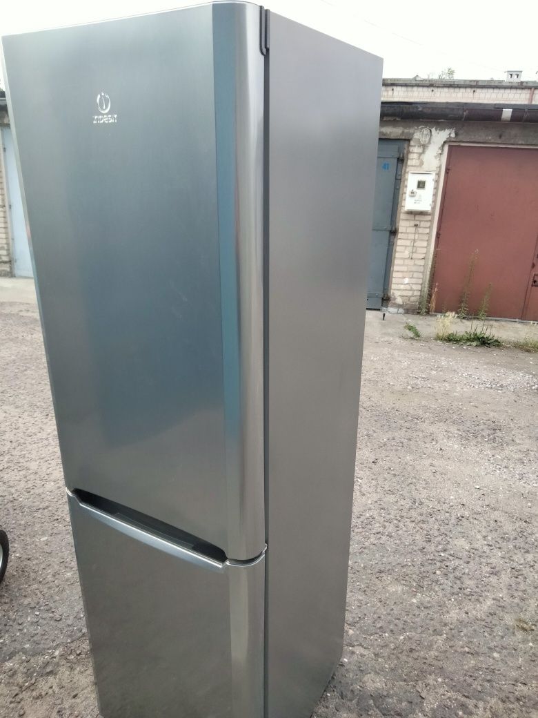 Lodówka Indesit w pełni sprawna!