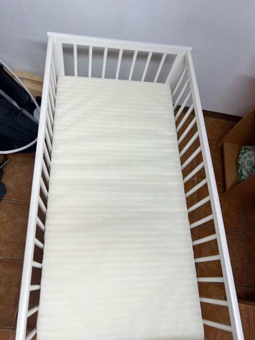 Cama para bebe em otimo estado
